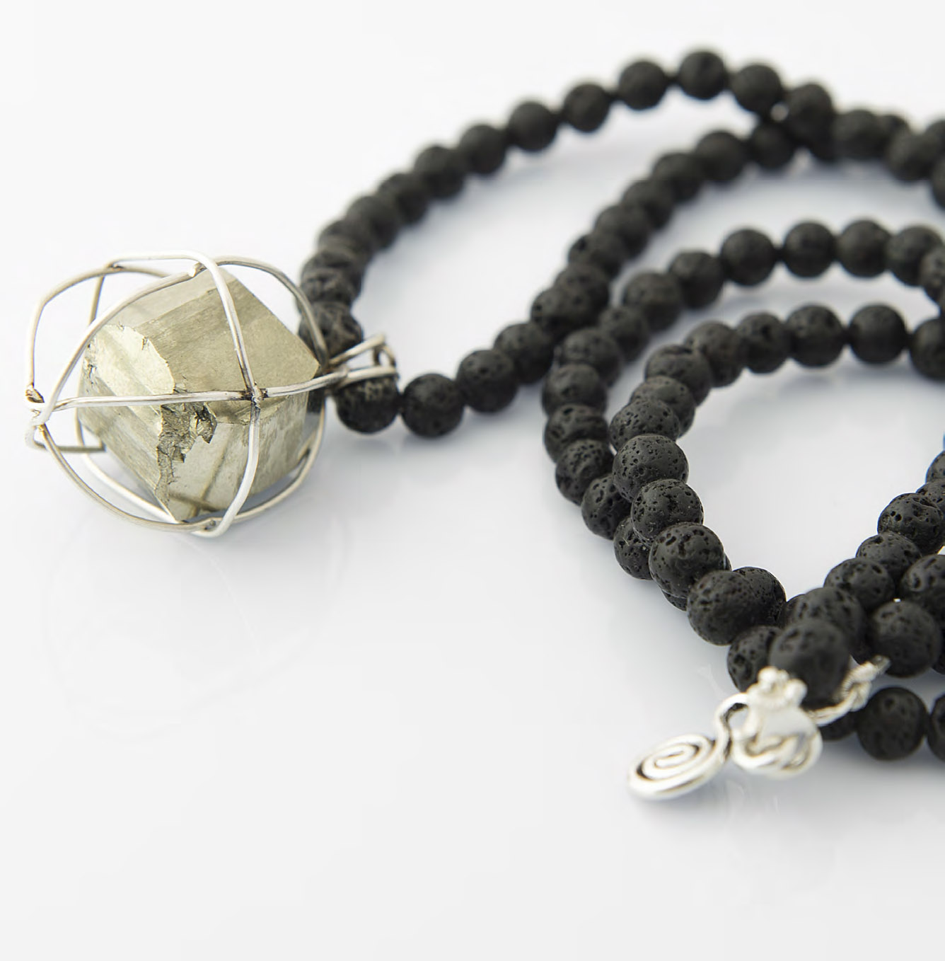 EYE-SMASHING JEWELRY DESIGNS WITH NATURAL STONE