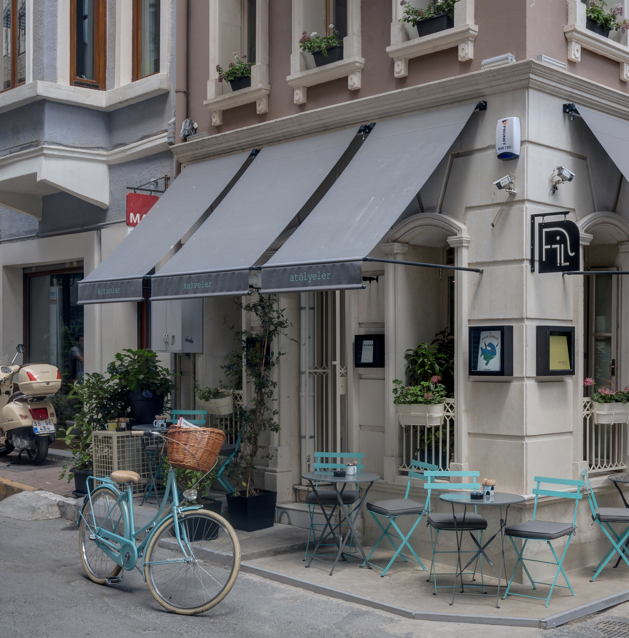 FIL BOOKS HALÜKAR ARCHITECTURE