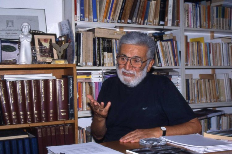 FALLING LEAVES ON THE ARCHITECTURE SCENE