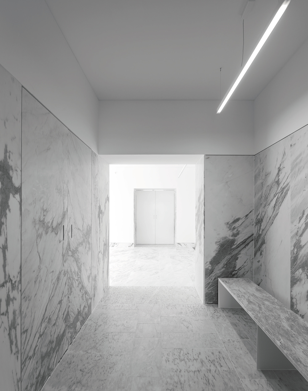 MERMER VE AYDINLIK HACİMLER: TAPESTRY MÜZESİ