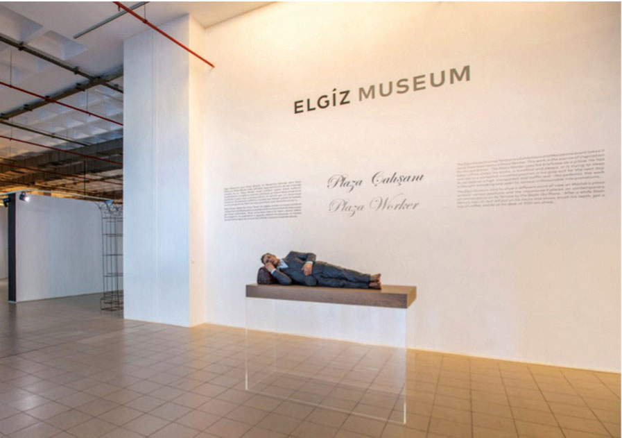 PLAZA ÇALIŞANI ÜZERİNE BİR SERGİ